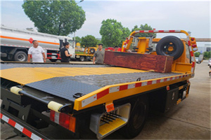 阜康附近拖车电话号码服务