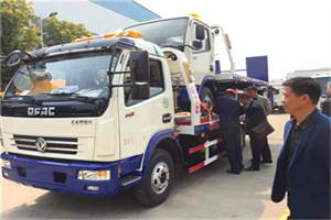 阜康汽车道路救援拖车价格